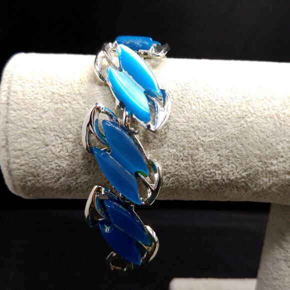 Vintage Moonglow Blue Link Bracelet, Silver Tone, 1950s - Picture 10 of 10